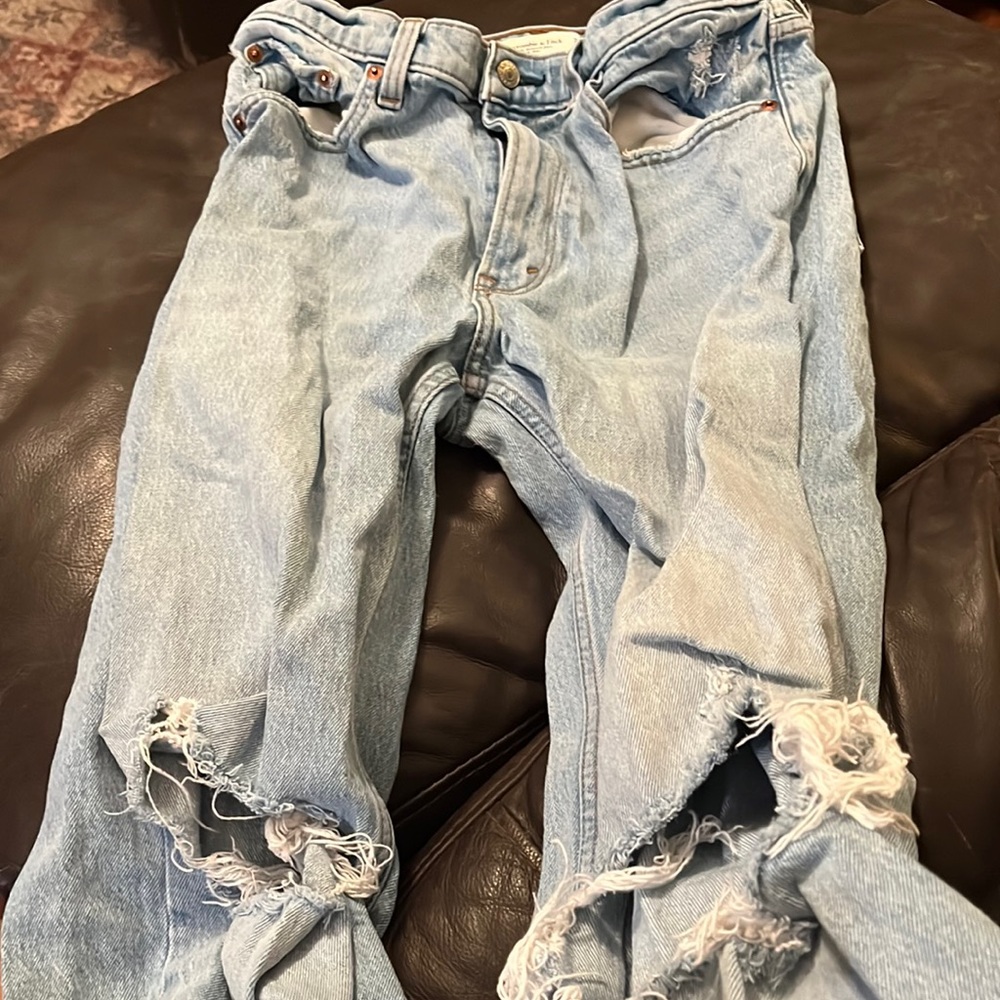 Abercrombie and fitch high rise ripped mom Jean
